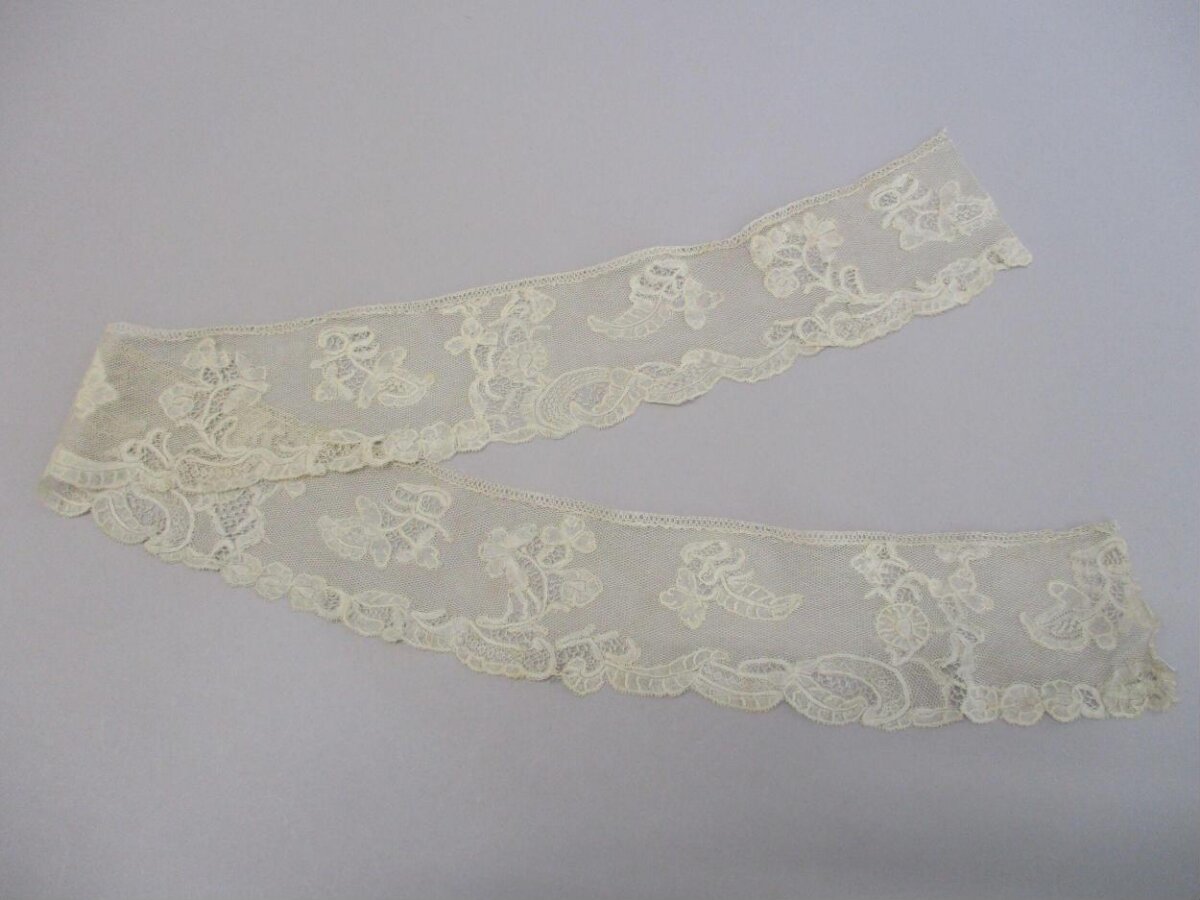 Two Cream Floral Lace Trims