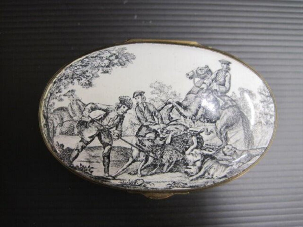 Enamel Trinket Box with Hunting Scene