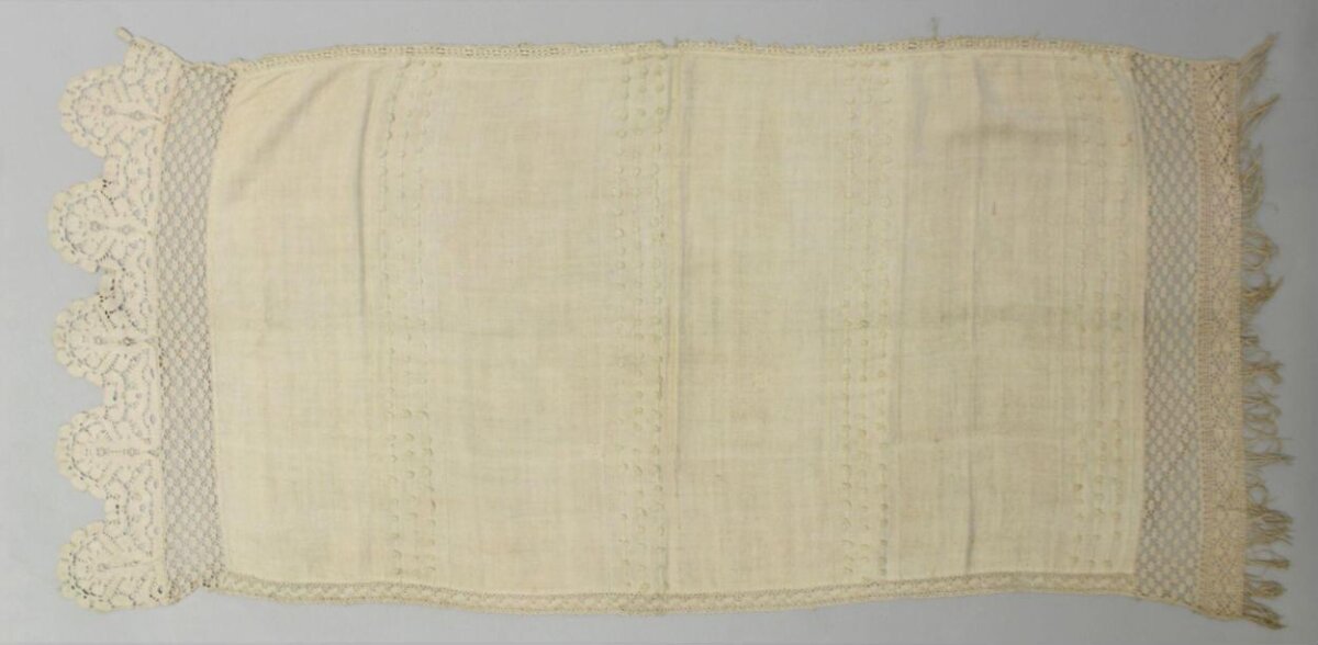 Vintage Lace Trimmed Linen Textile — Texture Backgrounds
