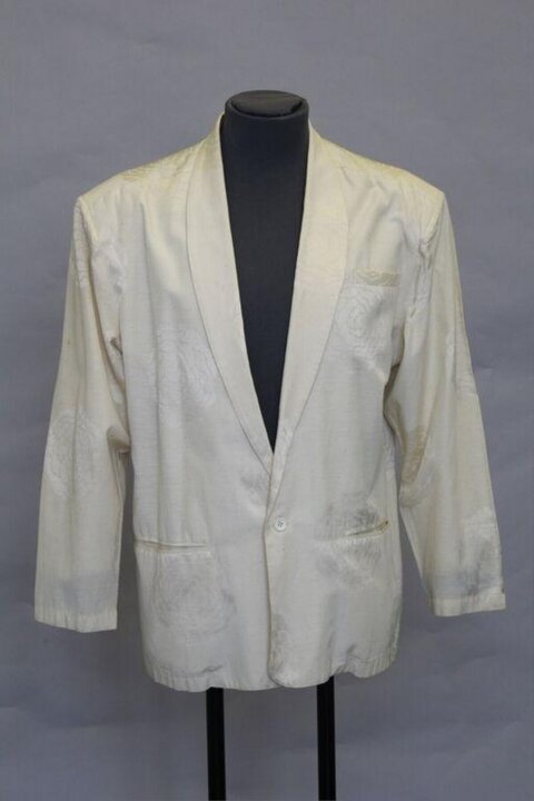 Cream One-Button Blazer on Mannequin