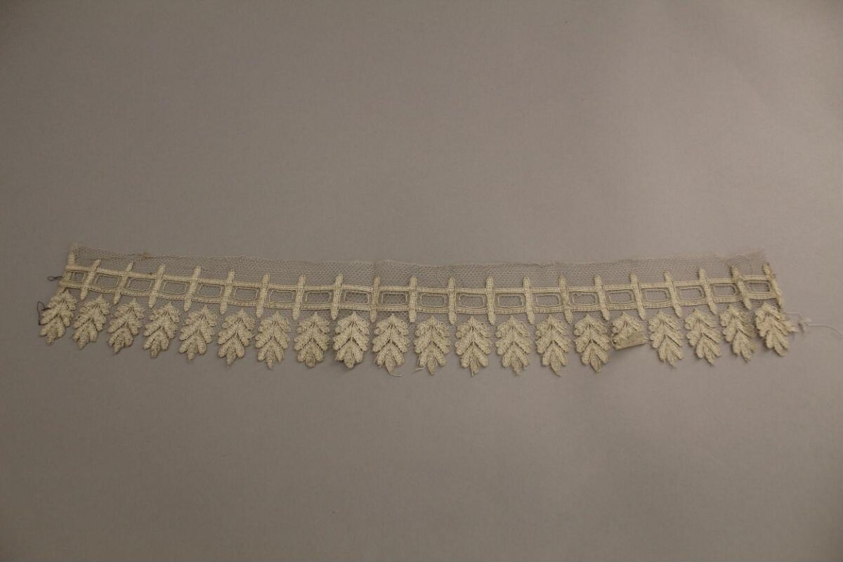 Vintage Leaf Pattern Lace Trim
