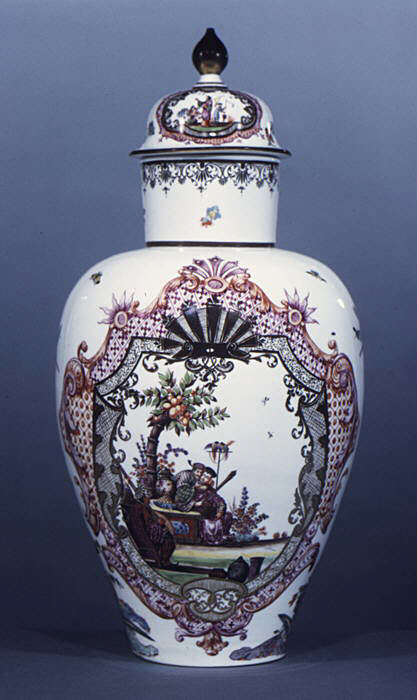 Decorative Painted Covered Porcelain Vase