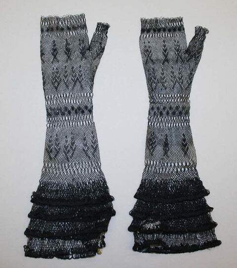 Pair of Black Lace Long Gloves