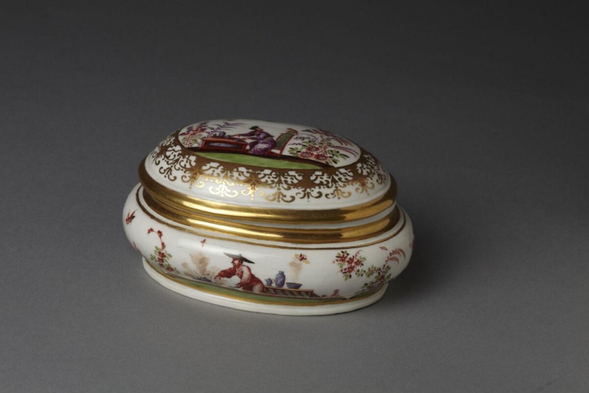 Chinoiserie Painted Porcelain Covered Box