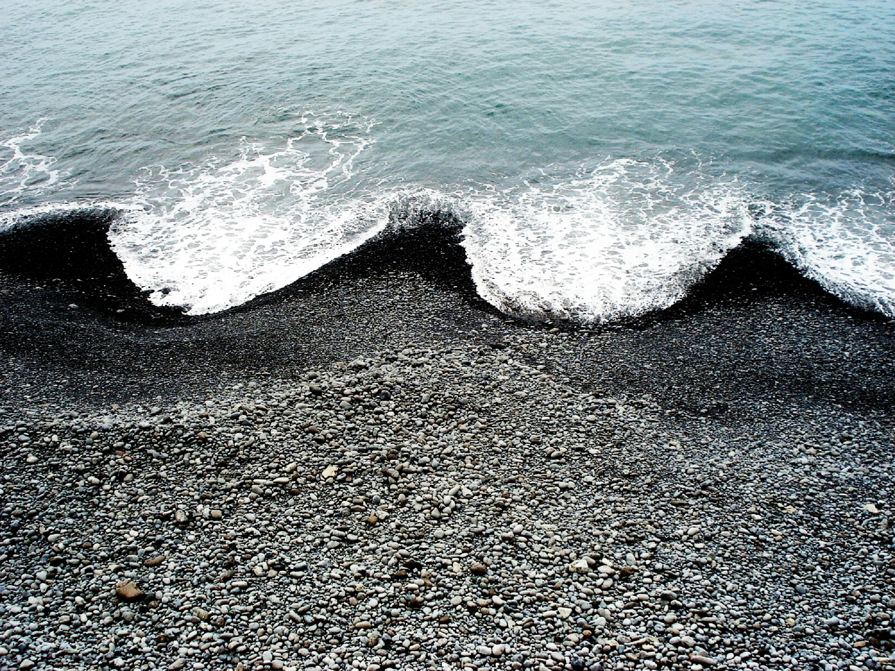 Pebble Beach Incoming Waves