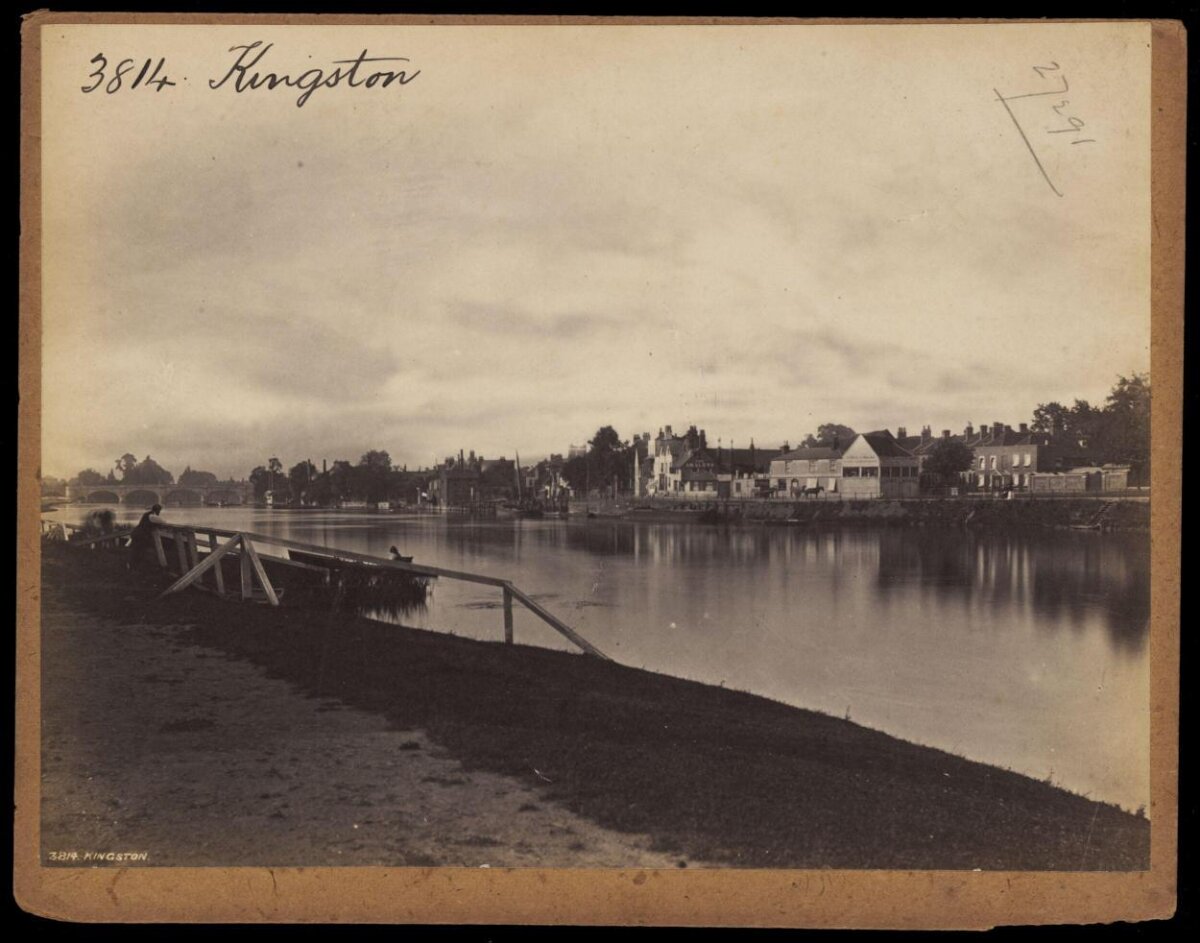 Kingston Riverside Vintage View