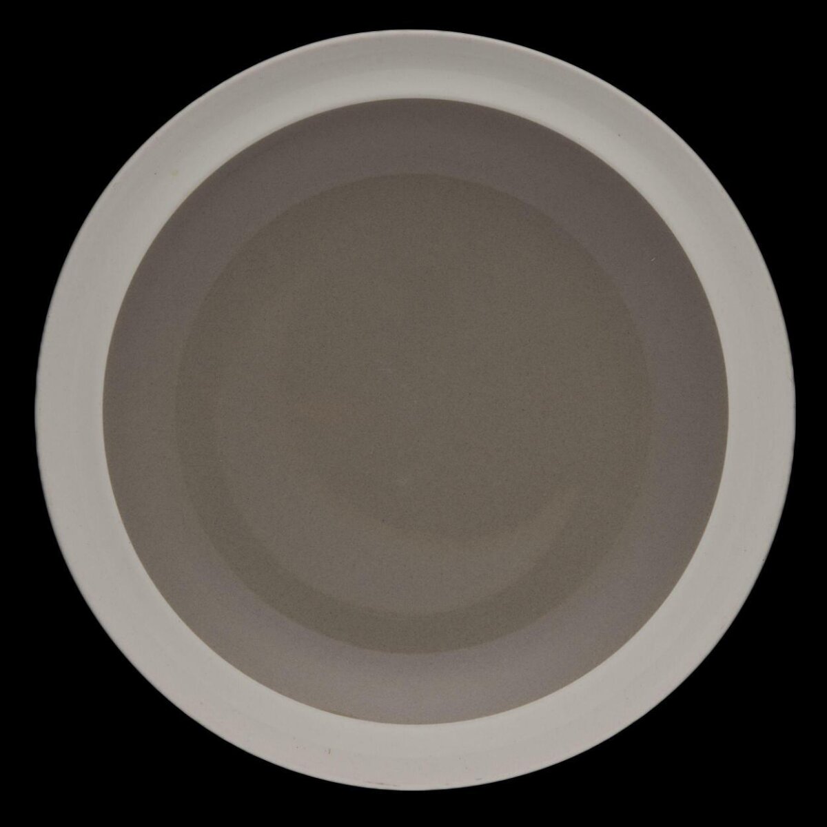 Plain Gray and White Round Plate — Minimal Wallpapers