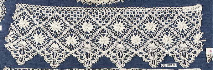 Antique Lace Edging Sample