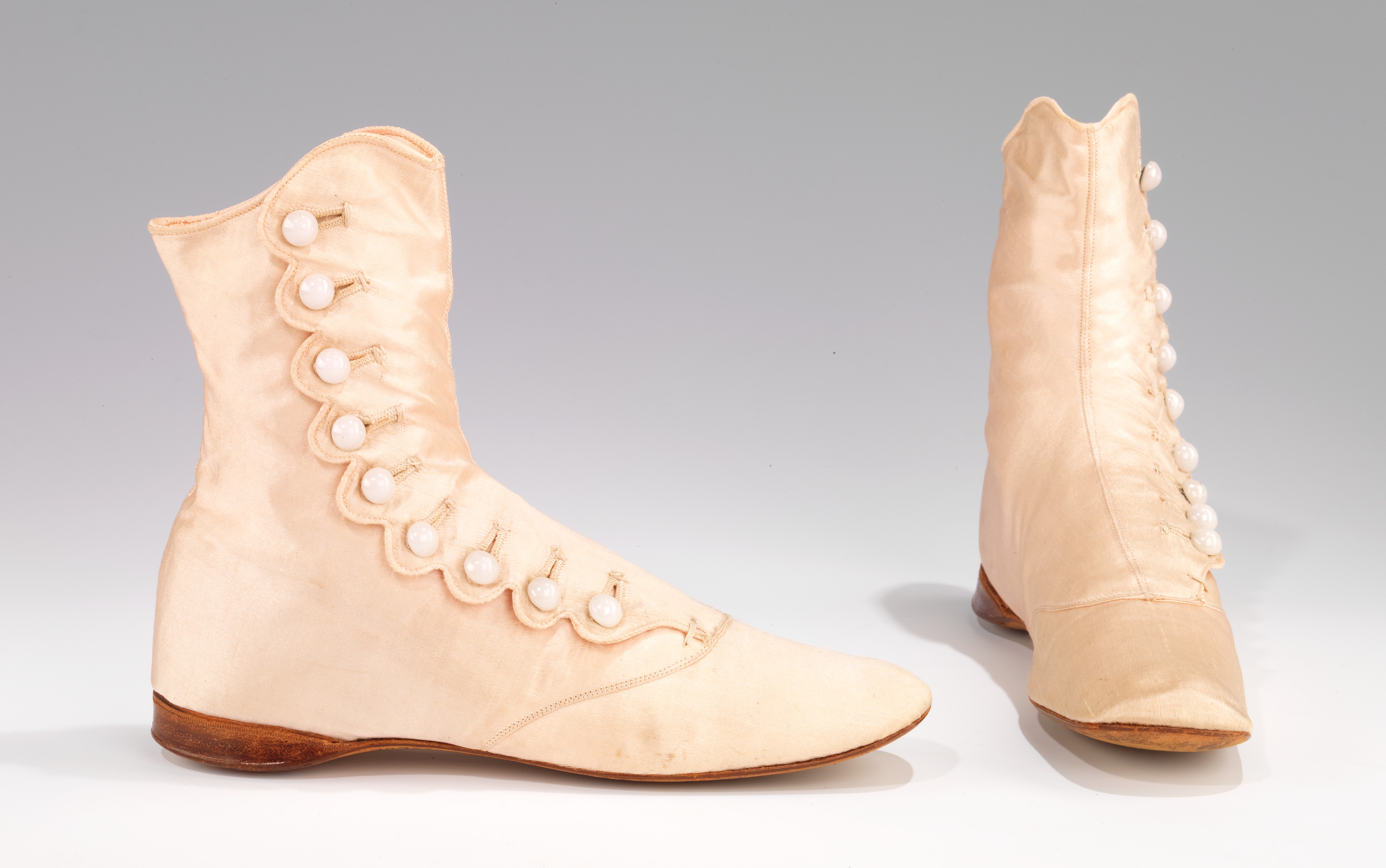 Vintage Cream Buttoned Ankle Boots