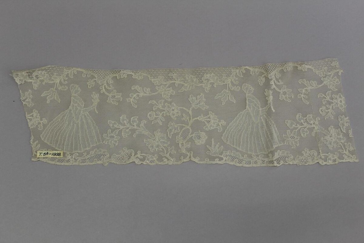 Antique Figured Lace Fragment