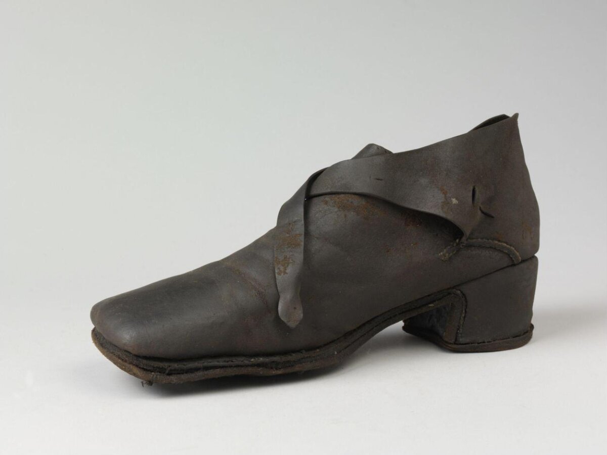 Vintage Dark Brown Leather Shoe