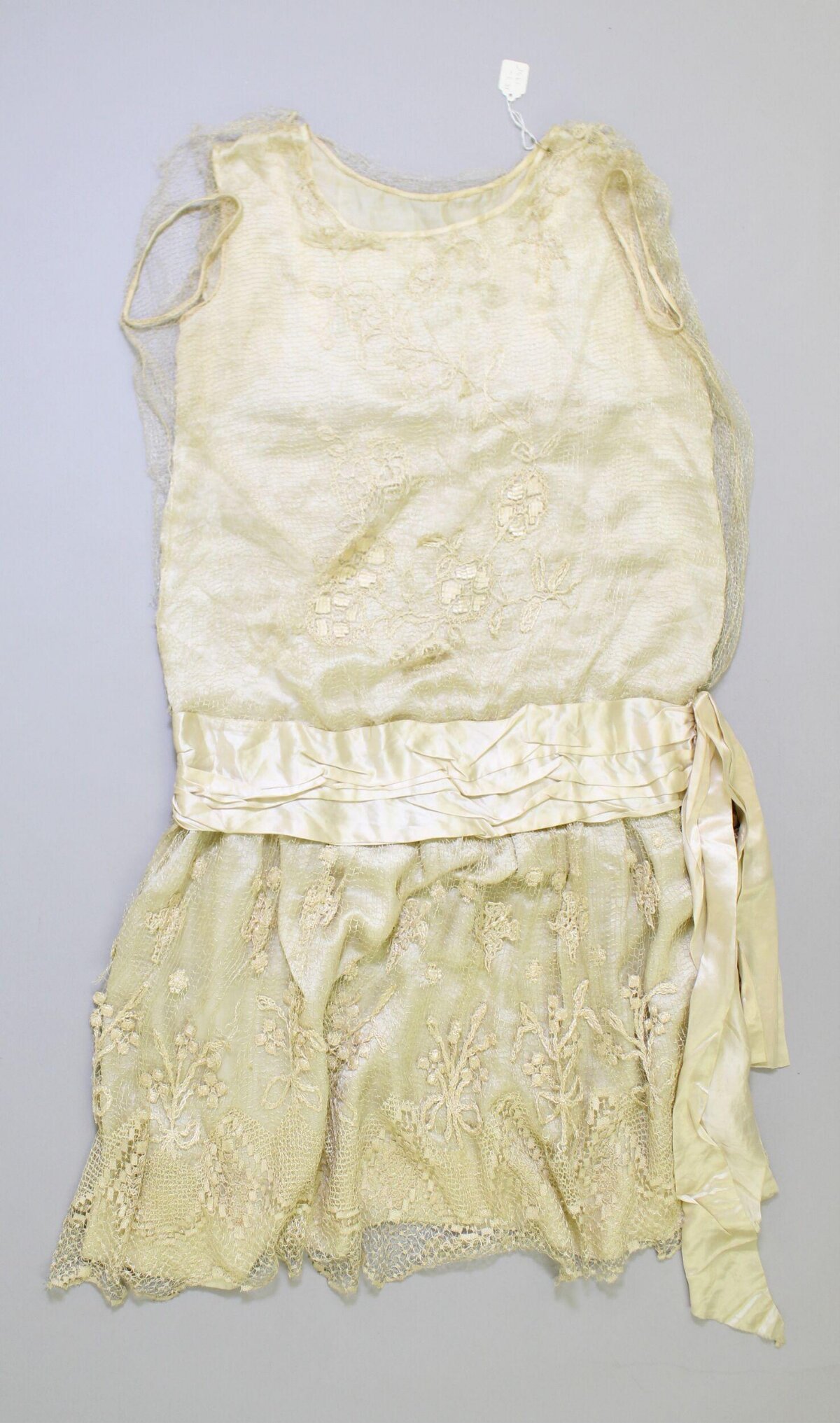 Vintage Cream Embroidered Lace Dress
