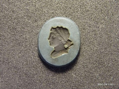 Oval Intaglio Seal with Female Profile