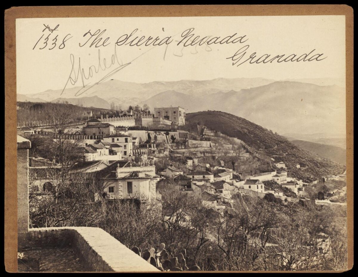 Sierra Nevada Granada Hillside View — Scenery