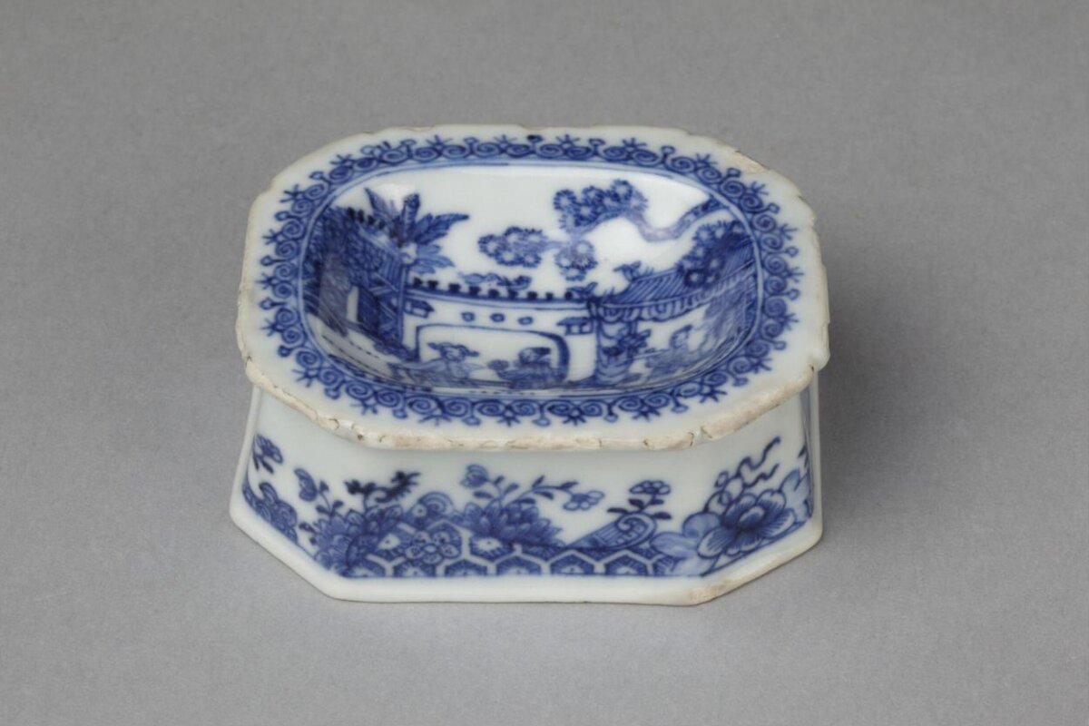 Chinese Blue and White Porcelain Box