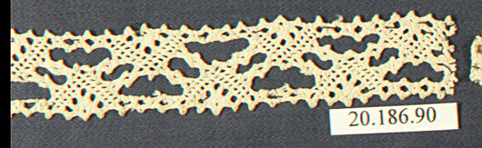 Cream Antique Lace Edging Sample