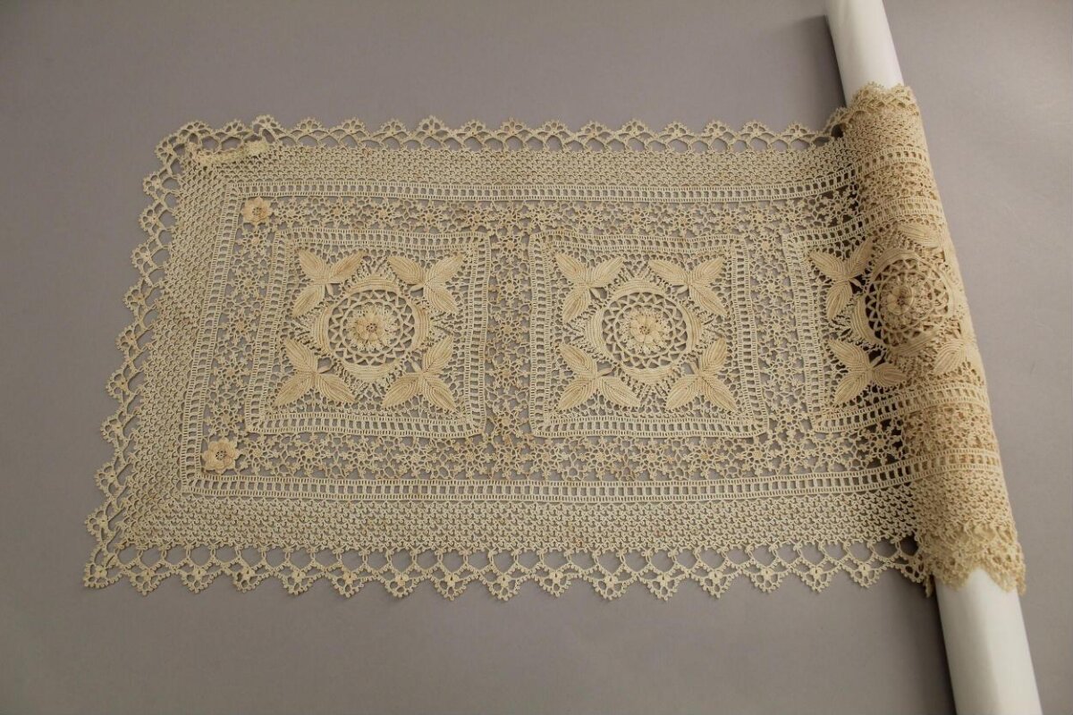 Vintage Handmade Lace Table Runner