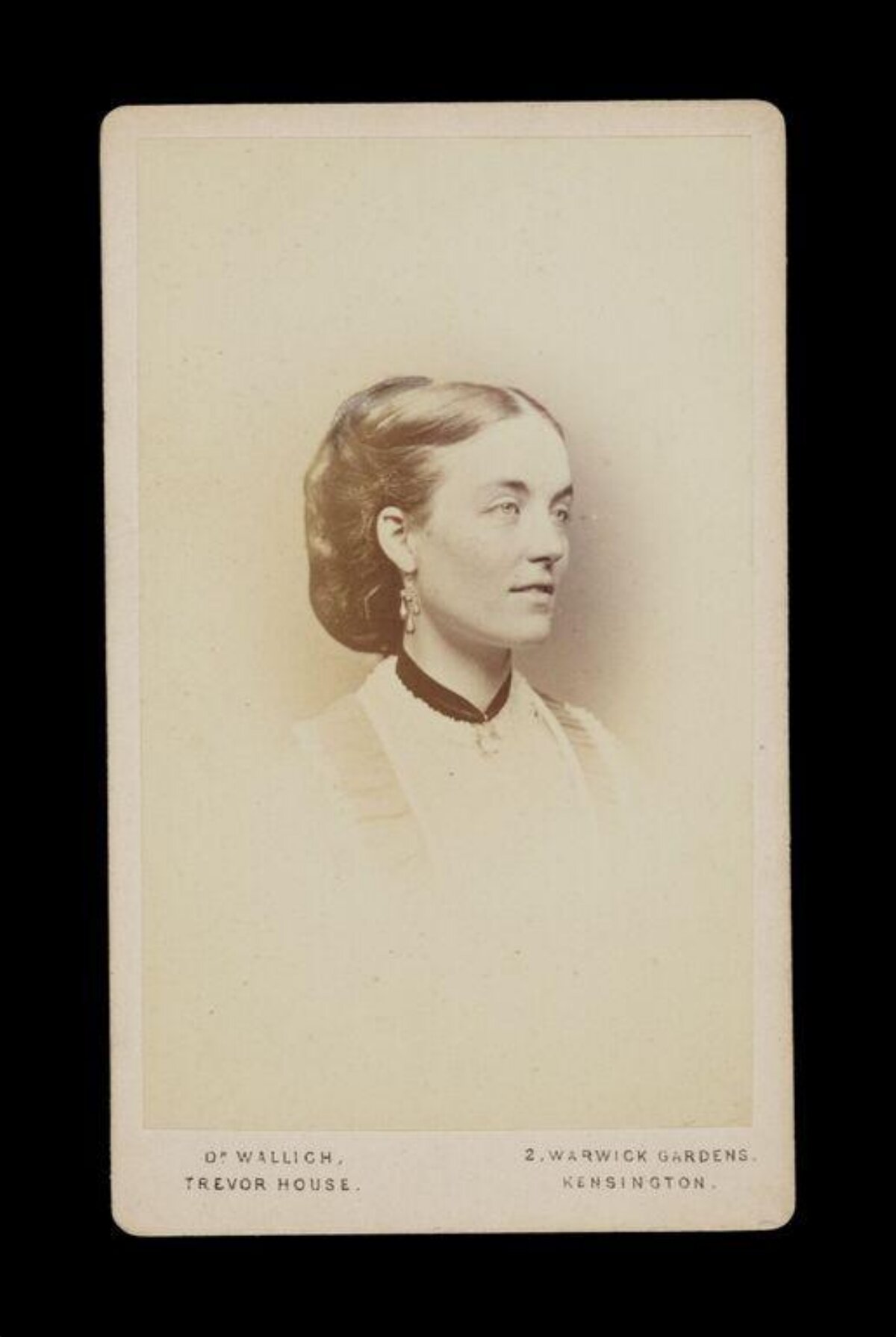 Victorian Carte de Visite Woman Portrait