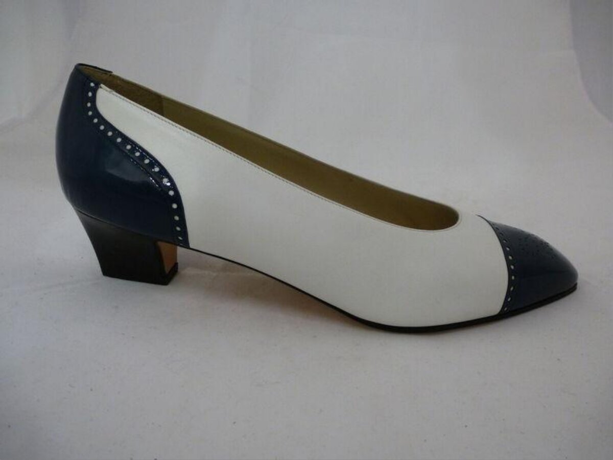 Navy White Two-tone Block Heel Pump