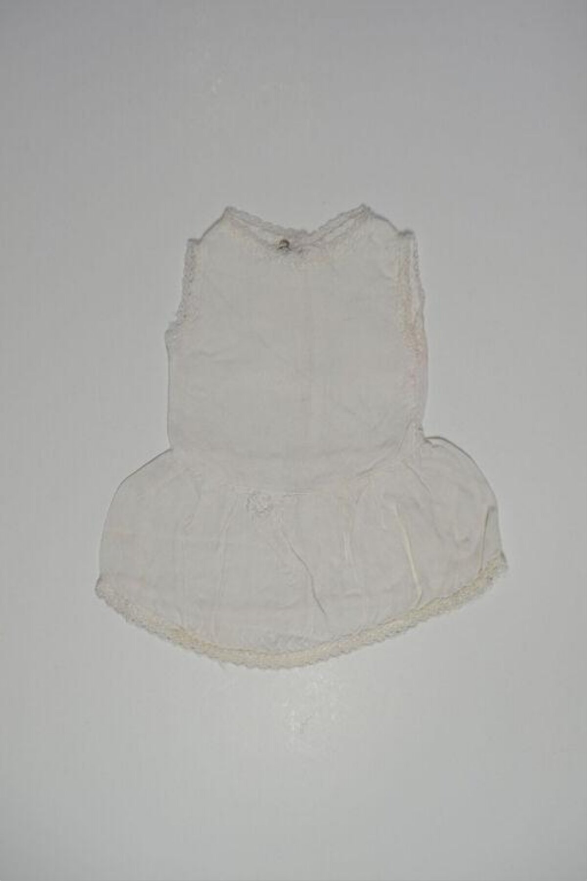 White Lace Sleeveless Dress