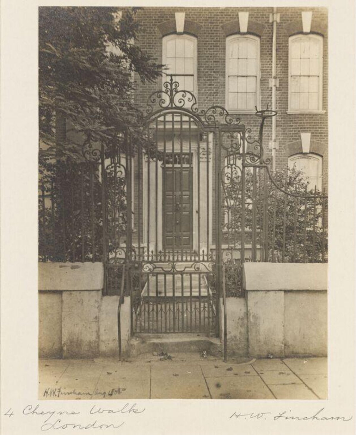 4 Cheyne Walk London Entrance