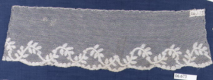 Antique White Lace Border