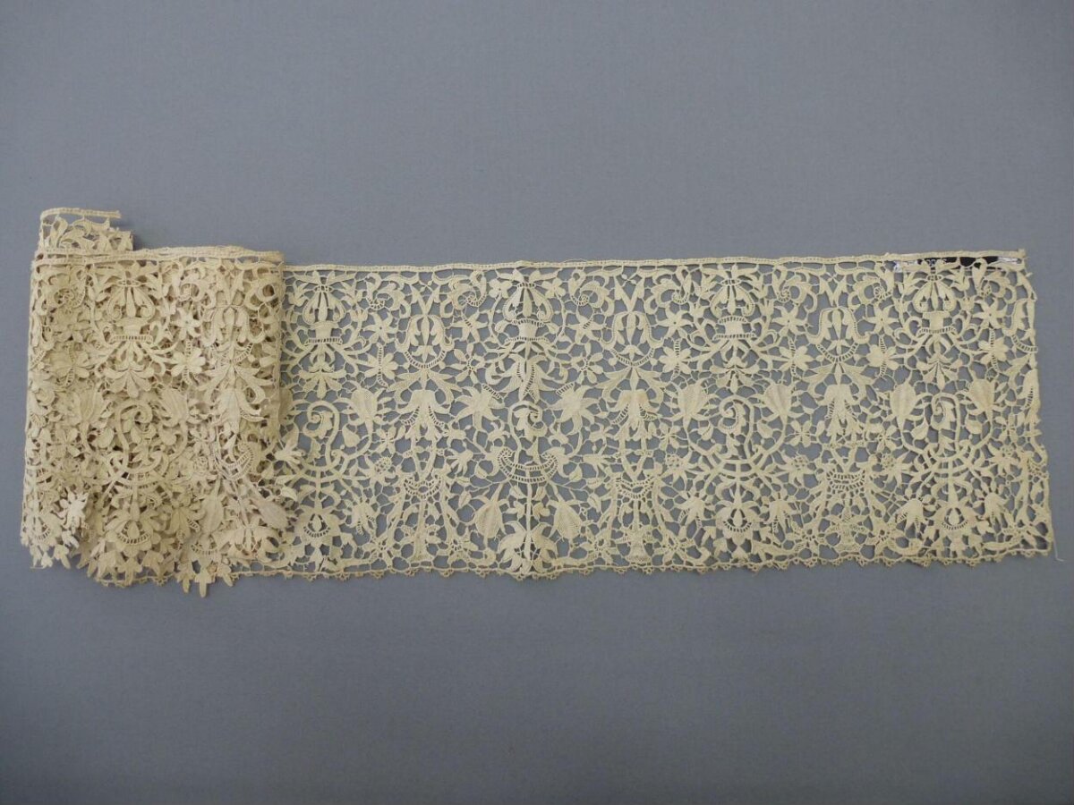 Vintage Floral Lace Panel