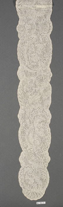 Vintage Handmade White Lace Strip