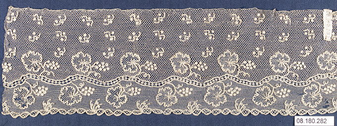Antique Grapevine Pattern Lace Border