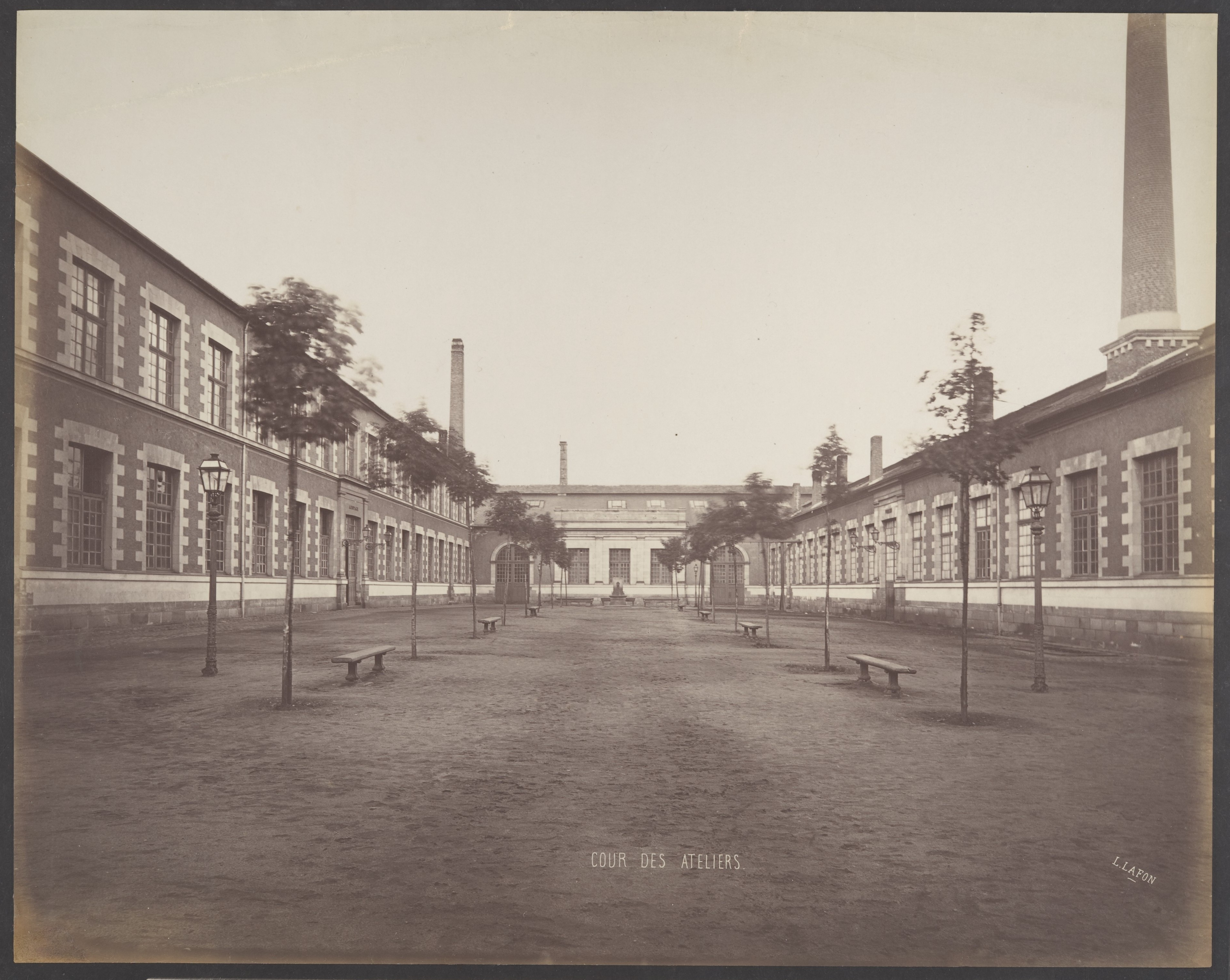 Cour des Ateliers Courtyard