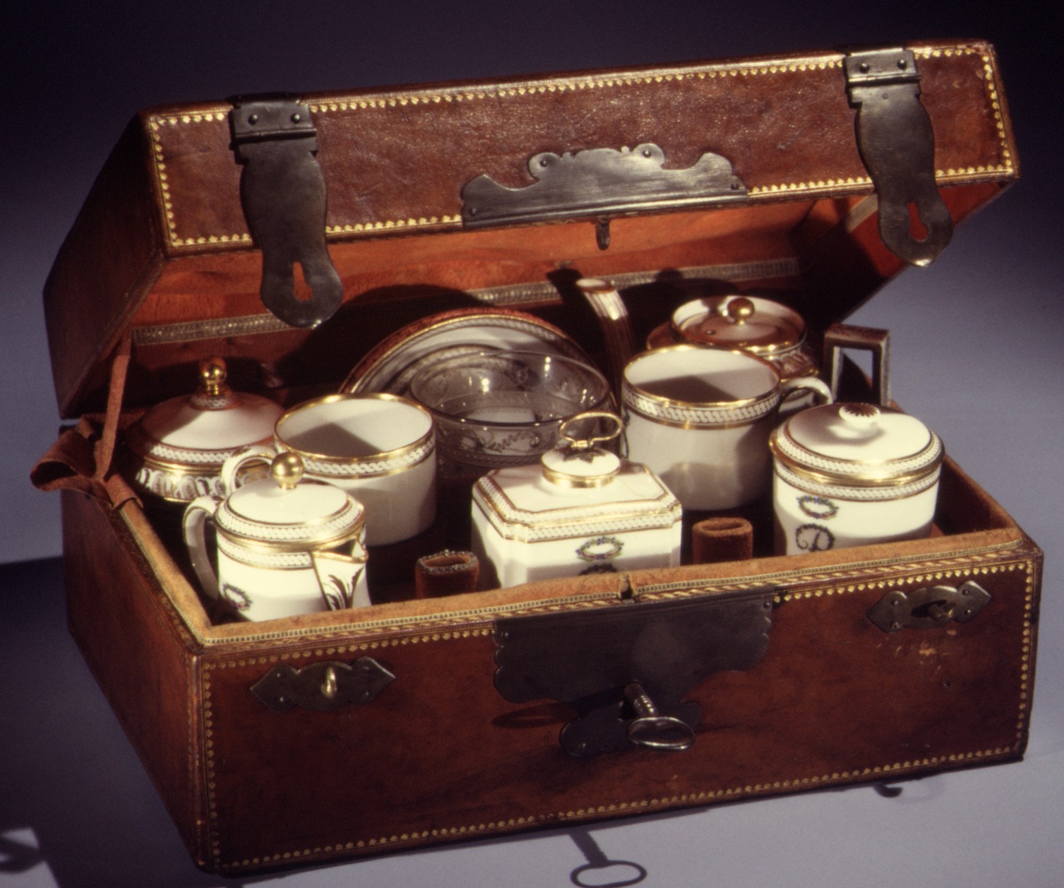 Portable Porcelain Tea Set in Leather Case