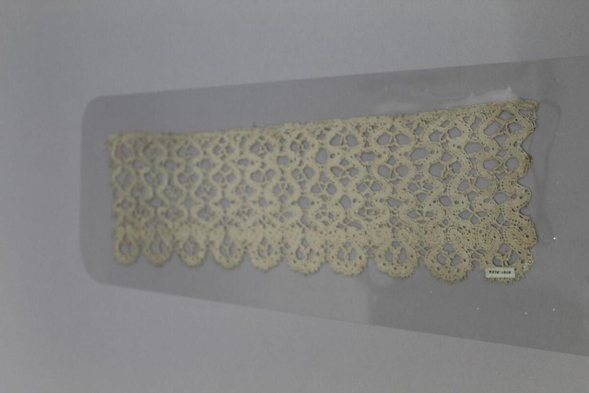 Antique Lace Border