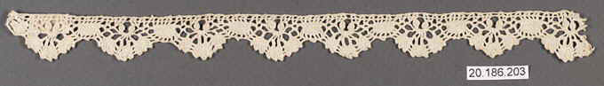 Vintage Scalloped Lace Edging