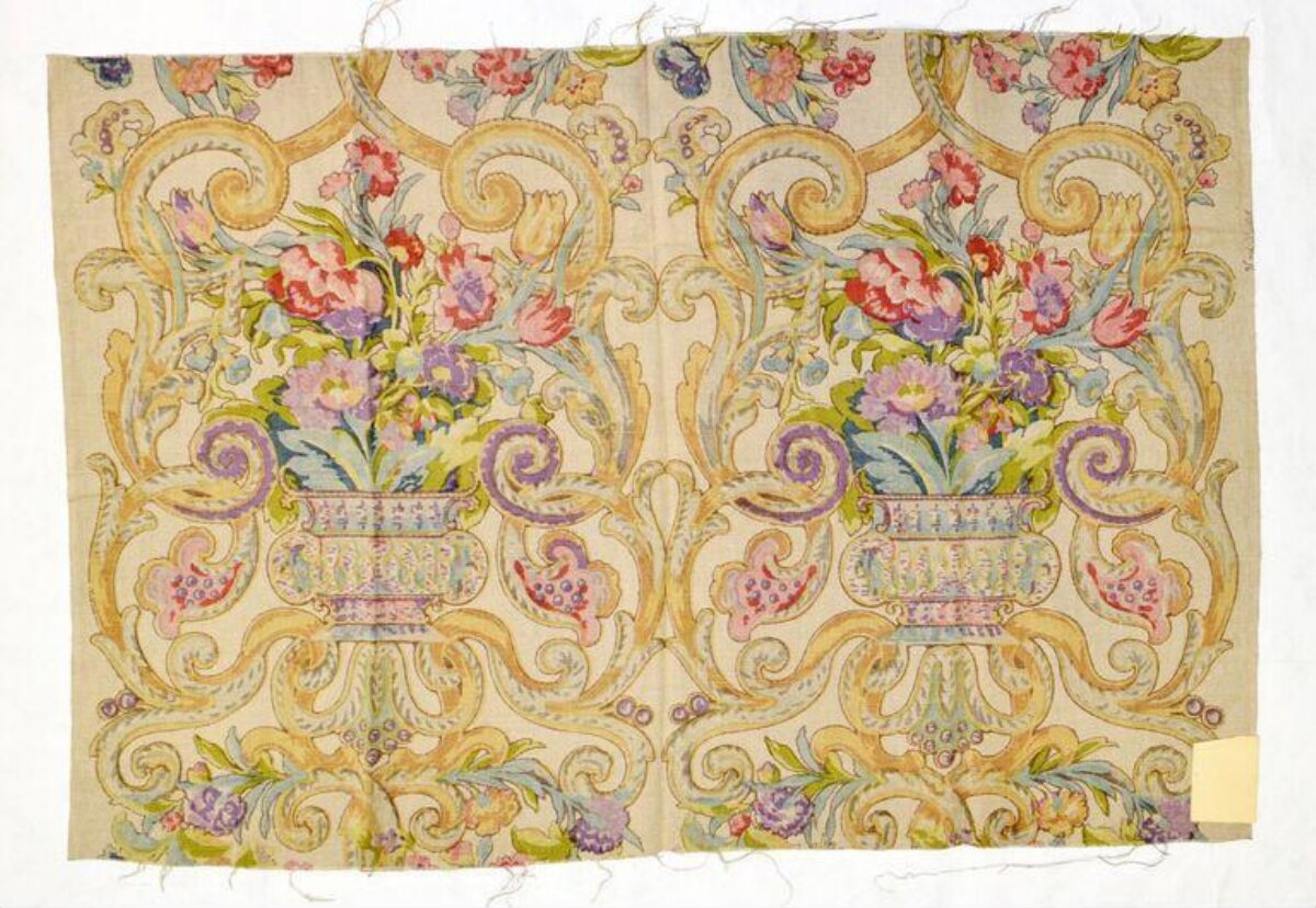 Vintage Floral Vase Pattern Tapestry