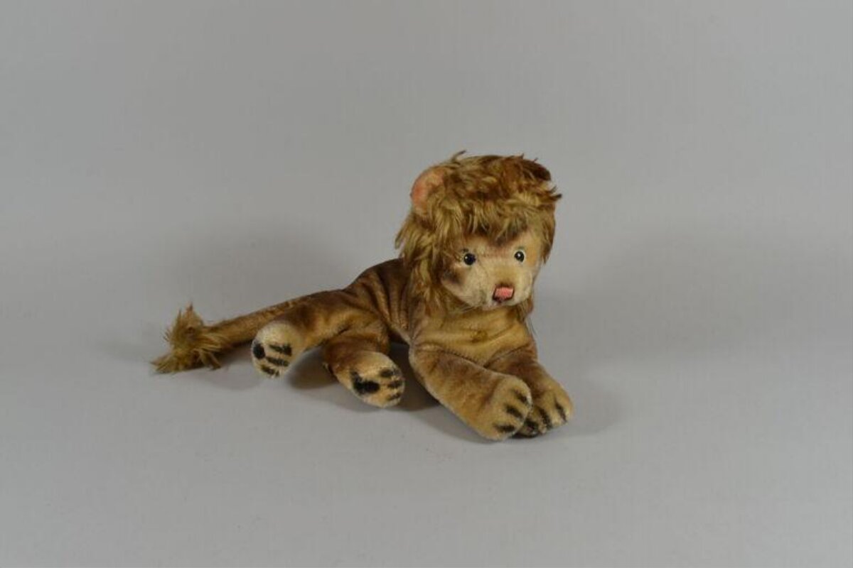 Vintage Lying Plush Lion Toy
