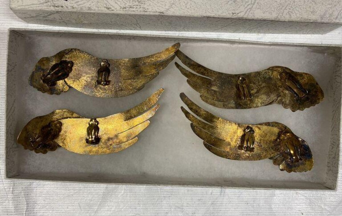 Four Gold Wing-shaped Metal Ornaments