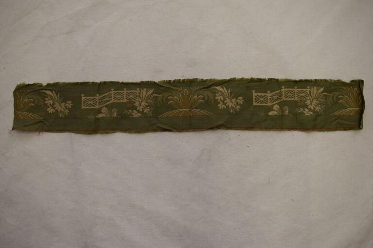 Green Floral Bridge Patterned Fabric Strip