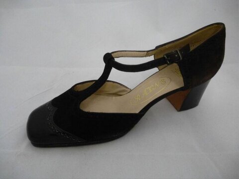 Black Vintage T-Strap Heeled Pump