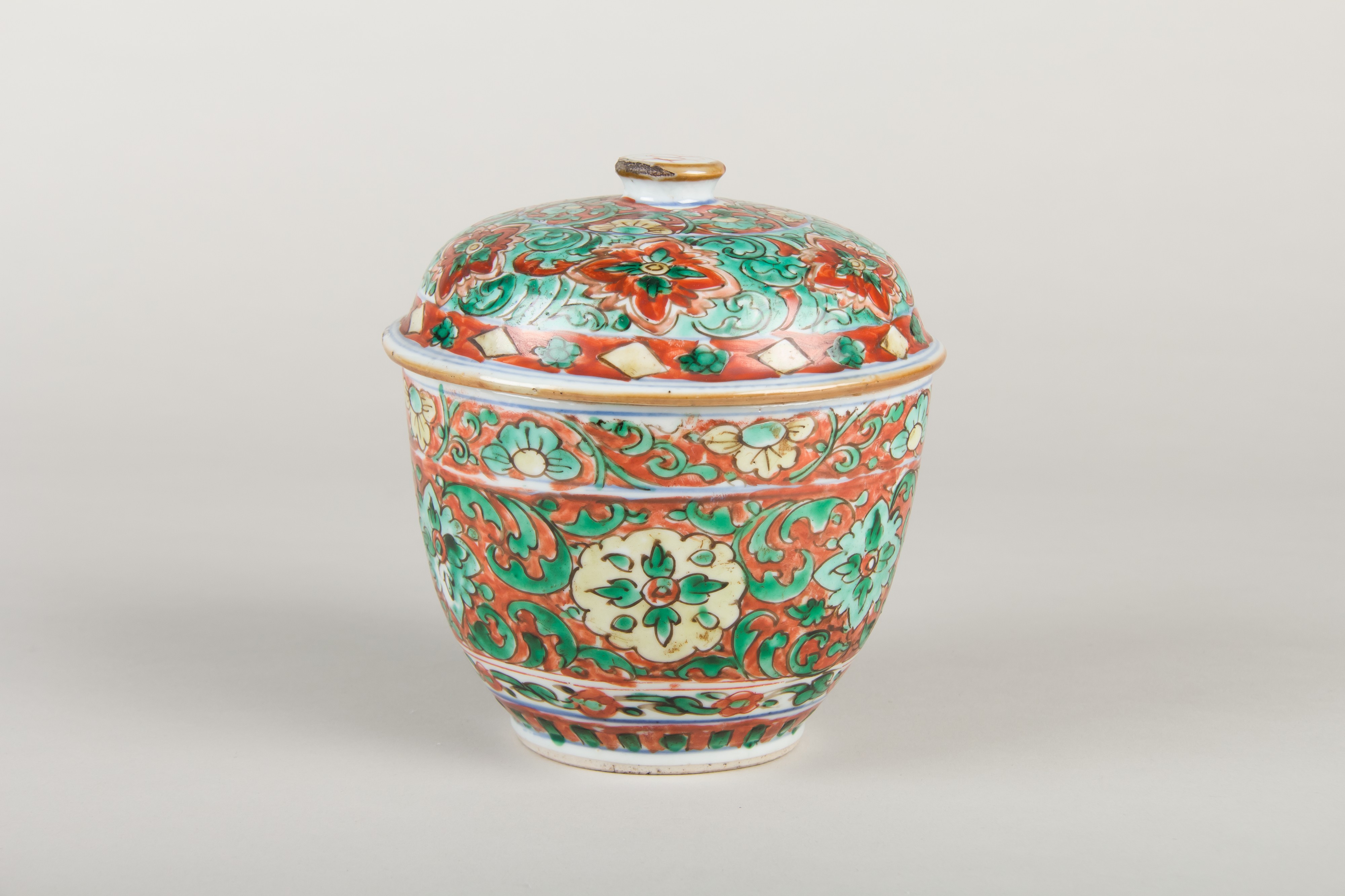 Ancient Wucai Porcelain Covered Jar