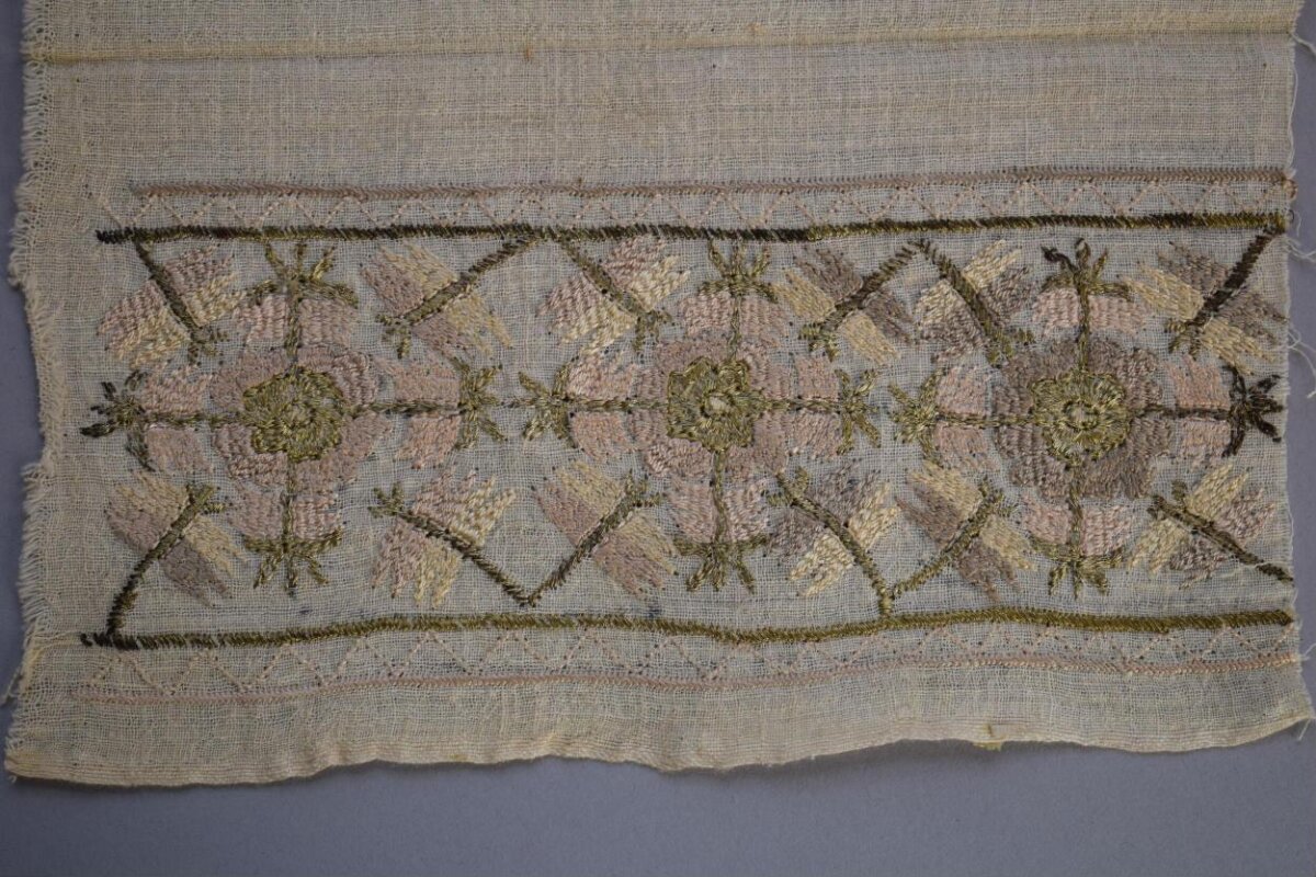 Vintage Embroidered Linen Fragment