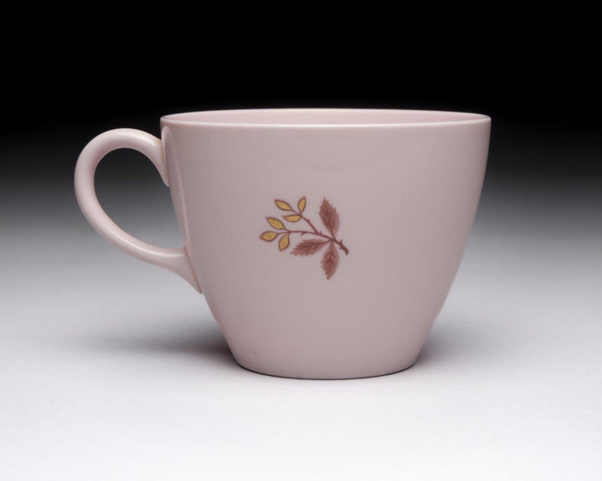 Light Pink Leaf Print Ceramic Cup