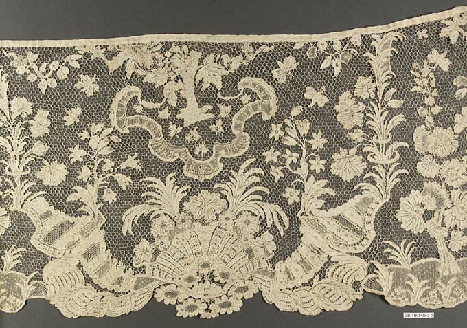 Antique Floral Lace Border