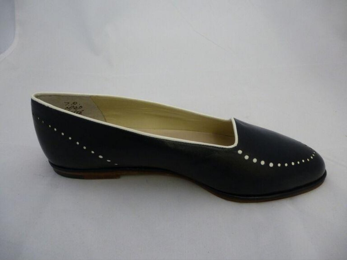 Black Flat Leather Dress Shoe