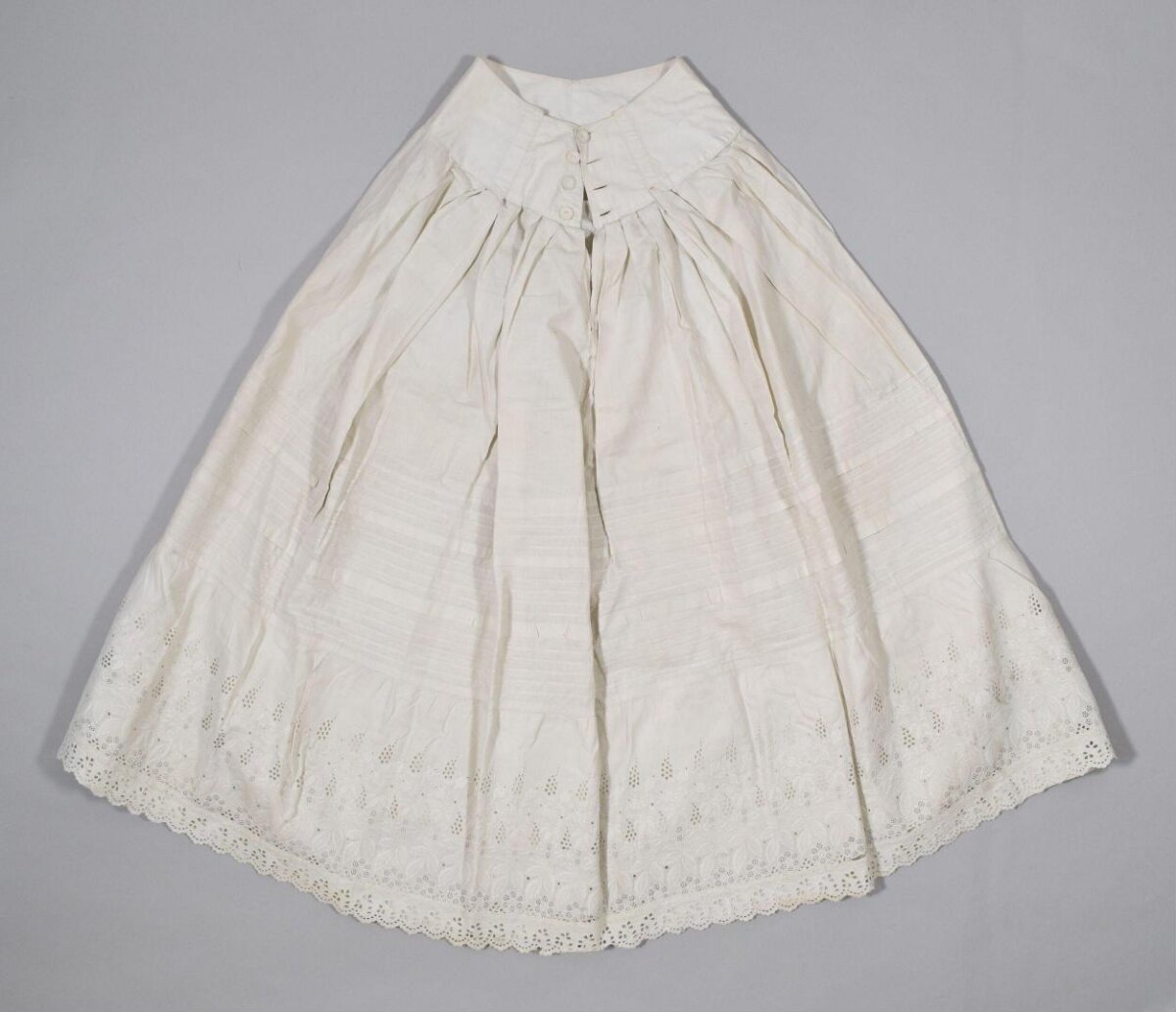 Vintage White Embroidered Skirt