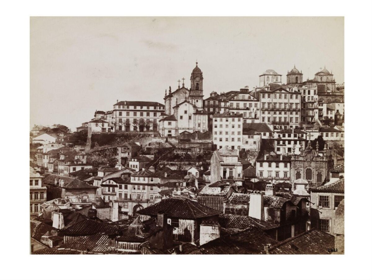 Vintage Hillside City View