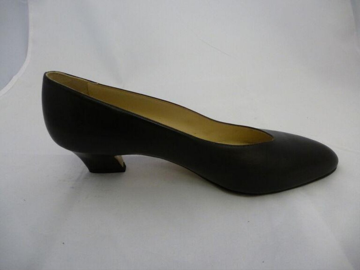 Black Low Heel Pump