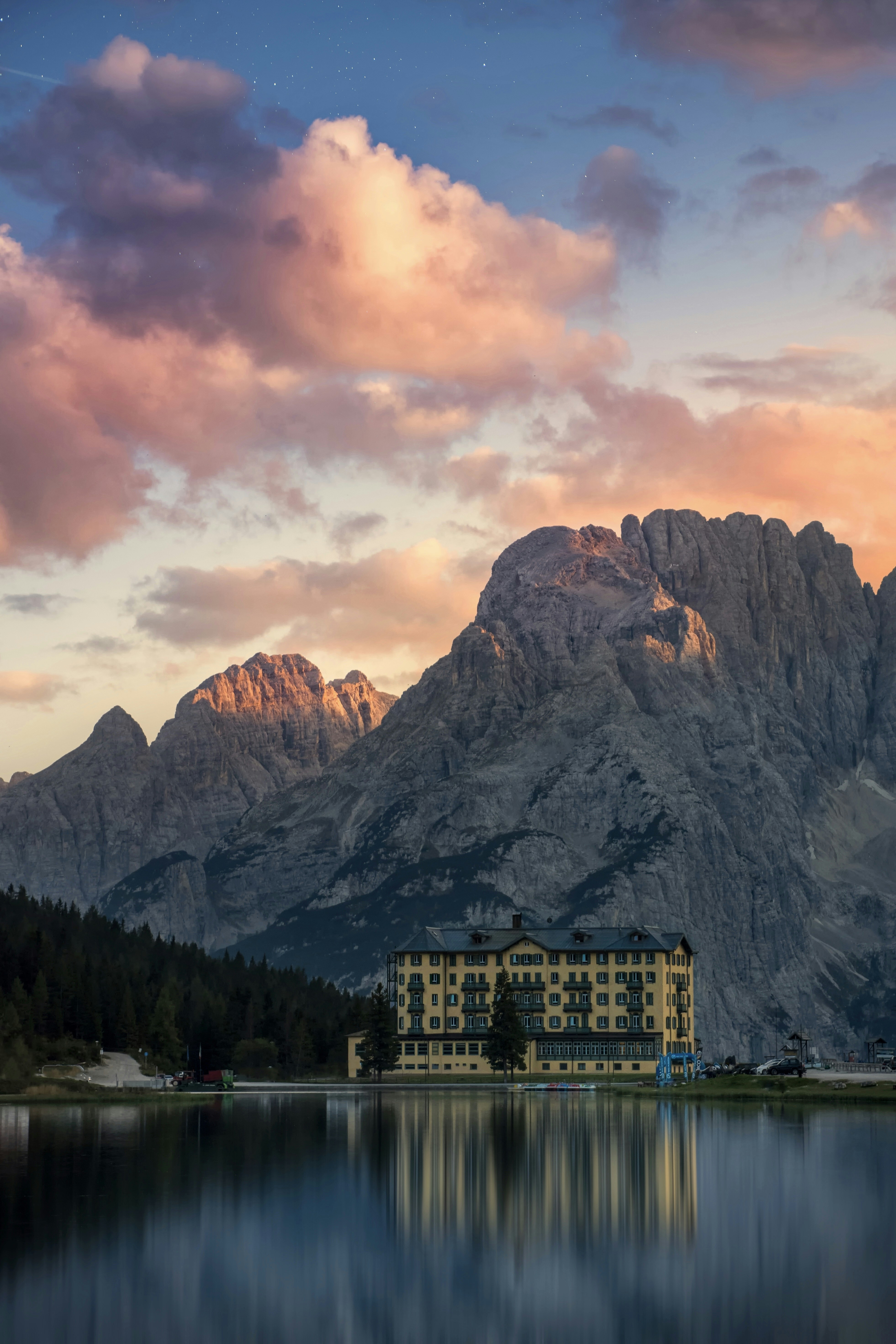 Mountain Lake Hotel Sunset View