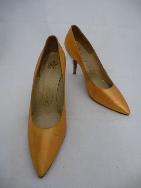 Yellow Pointed Toe High Heels