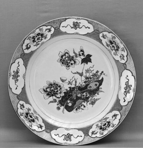 Chinese Pattern Antique Porcelain Plate