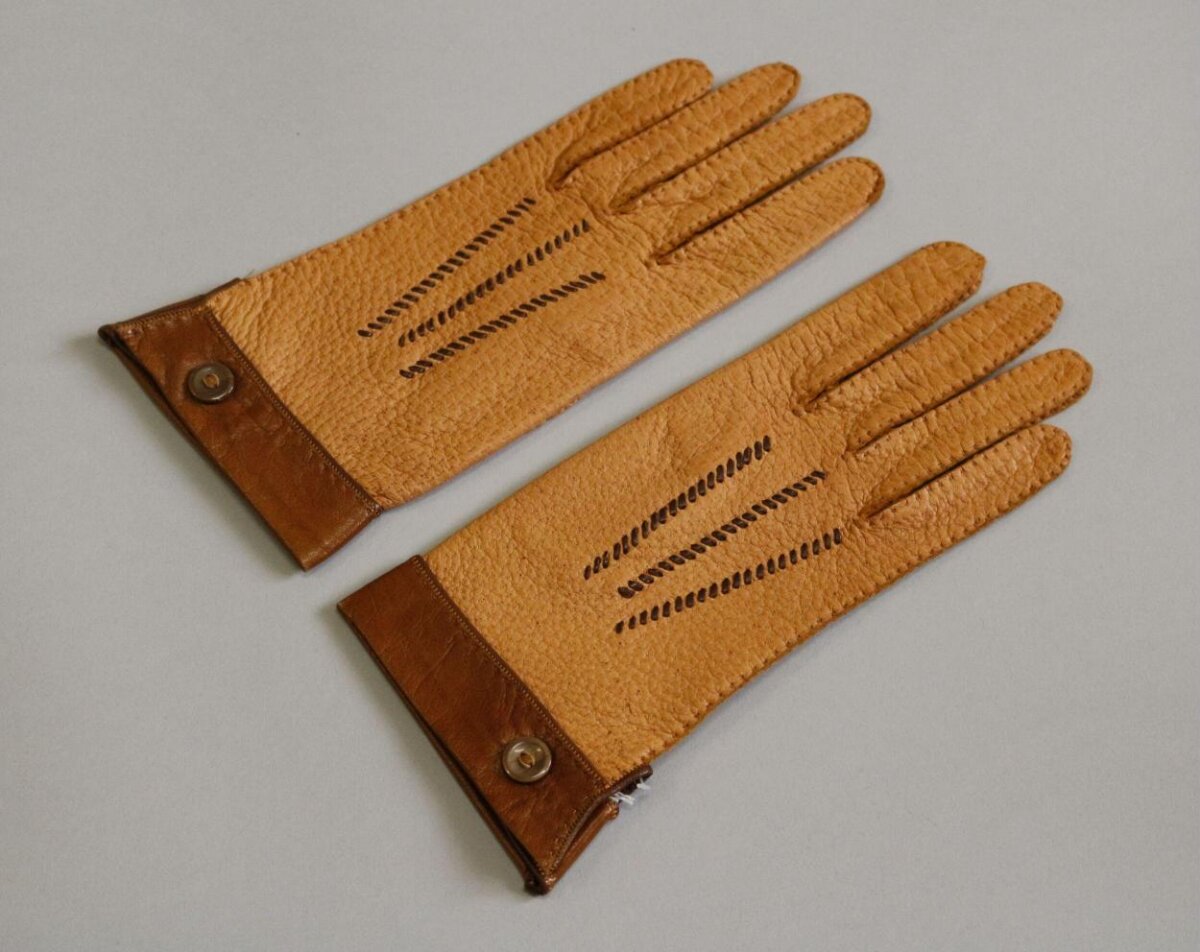 Pair of Tan Leather Gloves